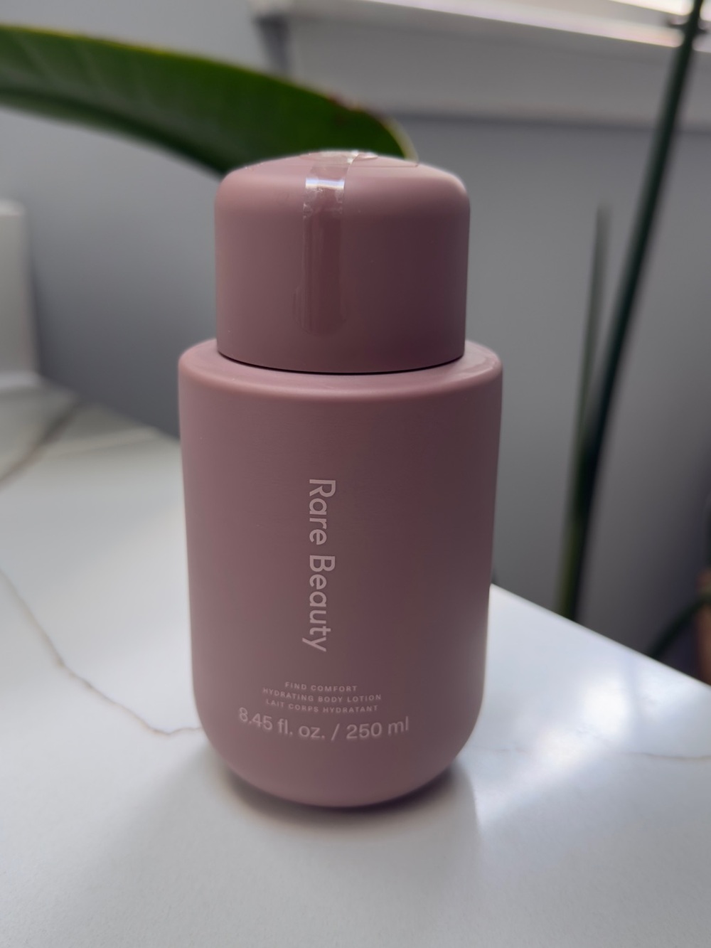 Rare Beauty Find Comfort Niacinamide Hydrating Body Lotion